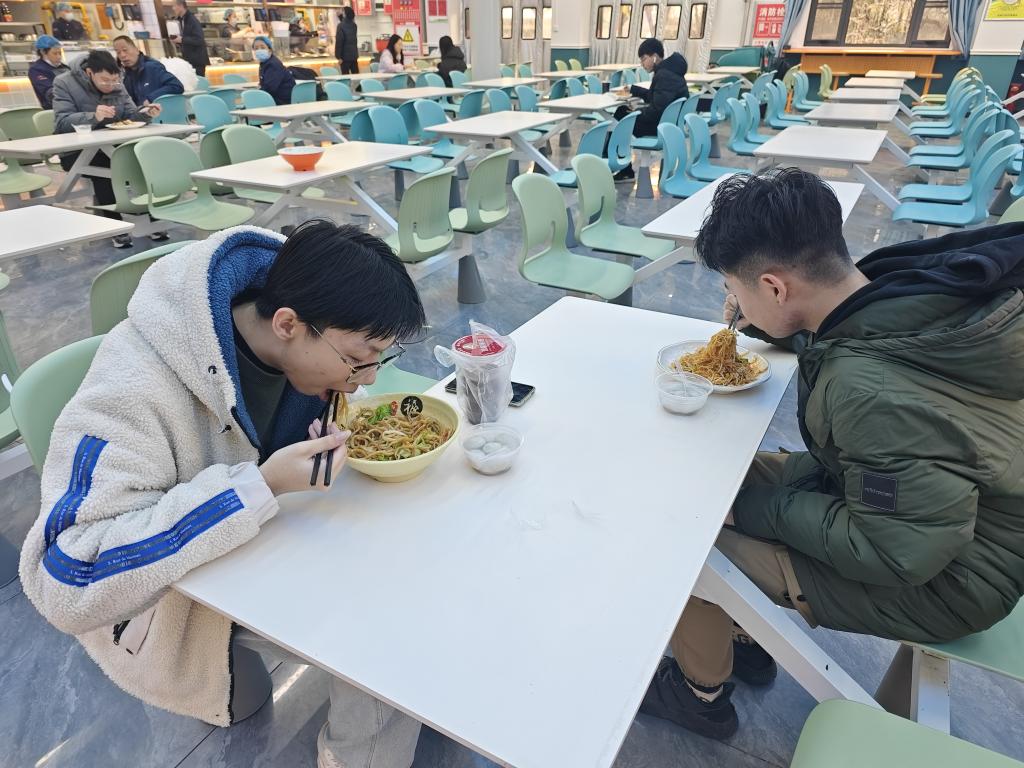 潍坊科技学院餐厅图片图片